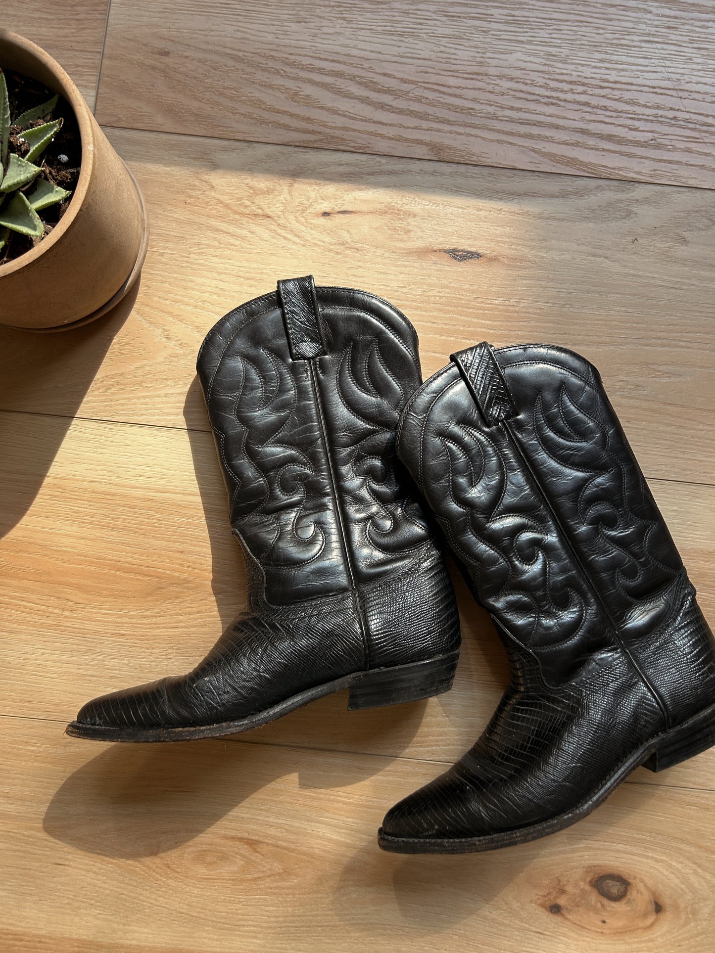 vintage cowboy boots